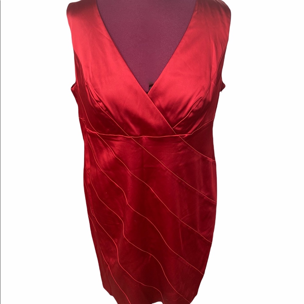 NWOT Calvin Klein Sexy Red Sleeveless V-Neck Just Below the Knee Dress in Sz 18W